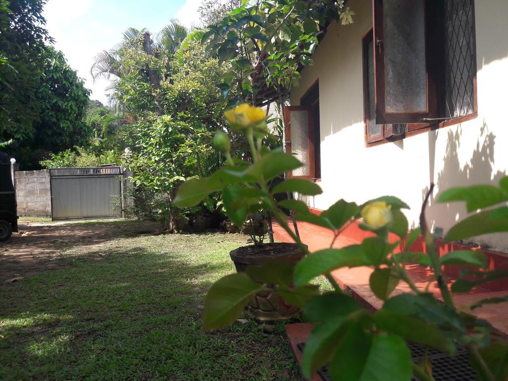 Ferienwohnung Pradeepa House Unawatuna Exterior foto